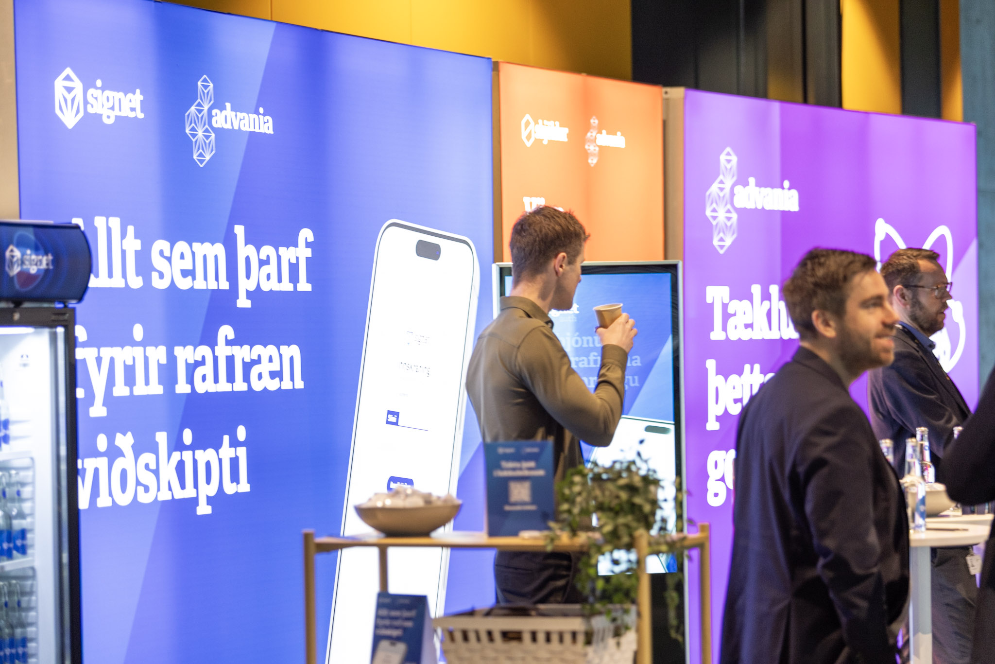 Starfsfólk Advania kynnti Signet vörurnar, Skjöld og Gervigreindarsetrið okkar í Hörpu. Mynd: Advania/Jón Snær Ragnarsson